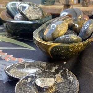 Unlisted live show Polished Stone Bowls